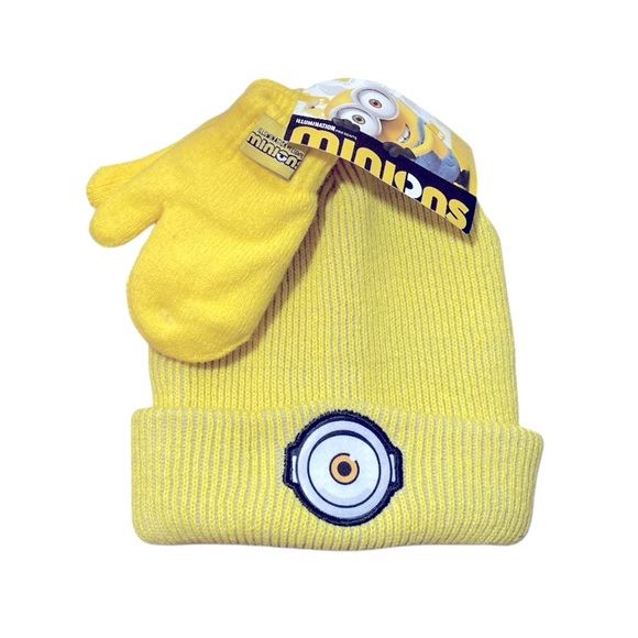 Minions Beanie Hat And Mittens - Picture 7 of 7